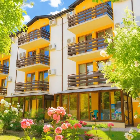 Cozy Nest With Glass Veranda Appartement
