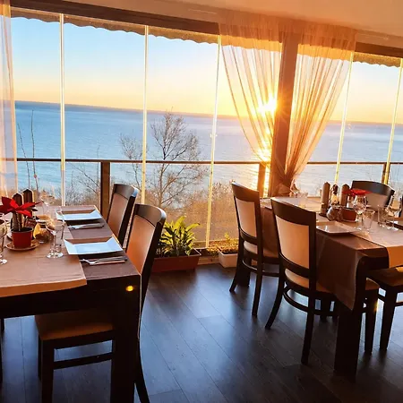 Cozy Nest With Glass Veranda Appartement Varna