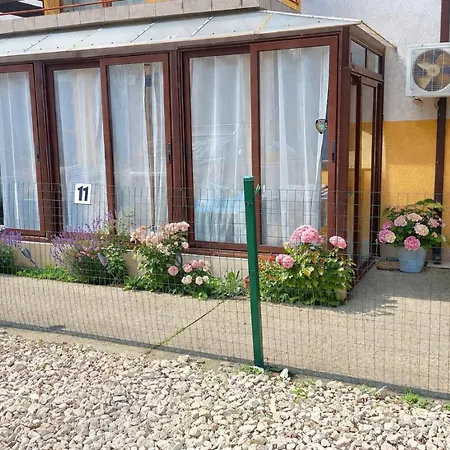 Appartement Cozy Nest With Glass Veranda